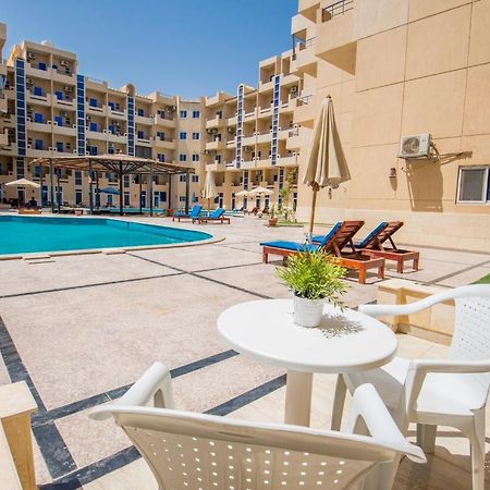 Poolside With Patio Near El Gouna Apartment Hurghada Exterior photo