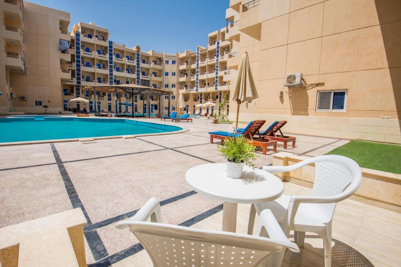 Poolside With Patio Near El Gouna Apartment Hurghada Exterior photo